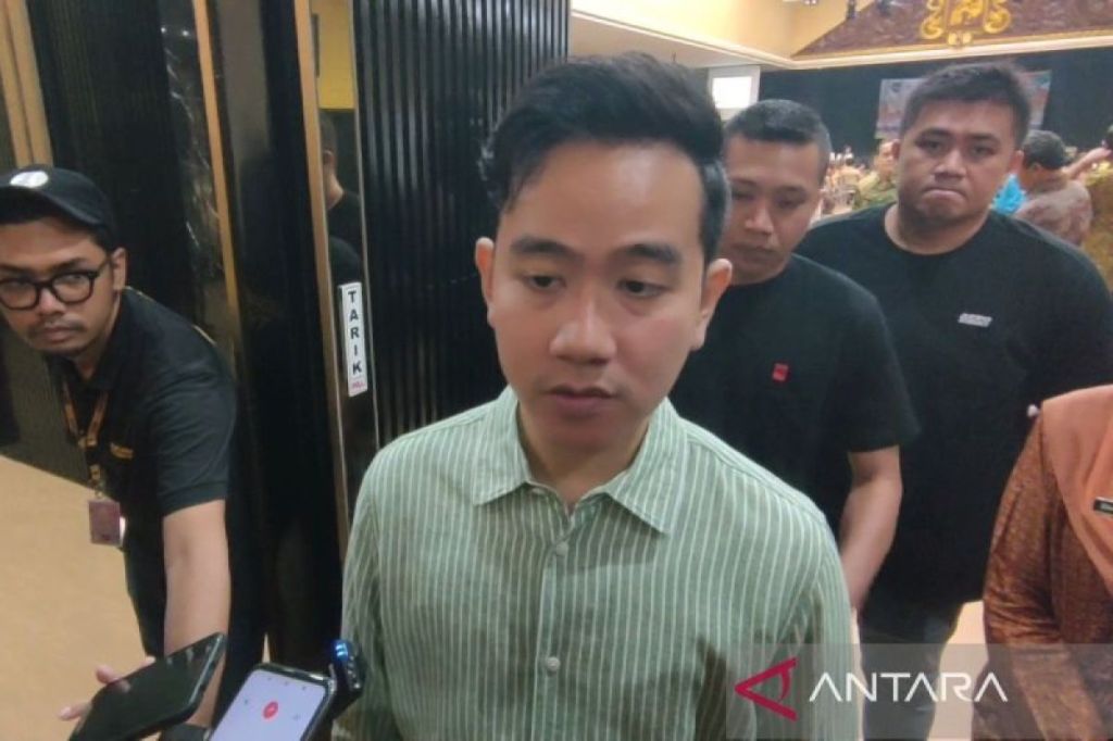 Soal koalisi parpol, Gibran bilang tunggu arahan&nbsp;Prabowo