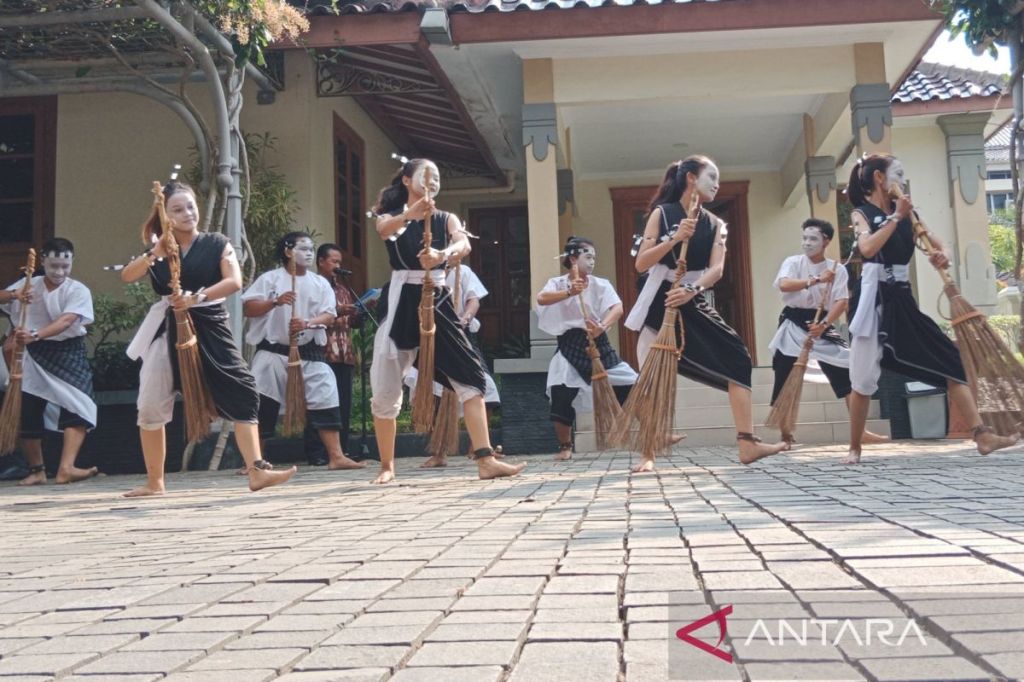 Membunyikan sampah di&nbsp;Yogyakarta
