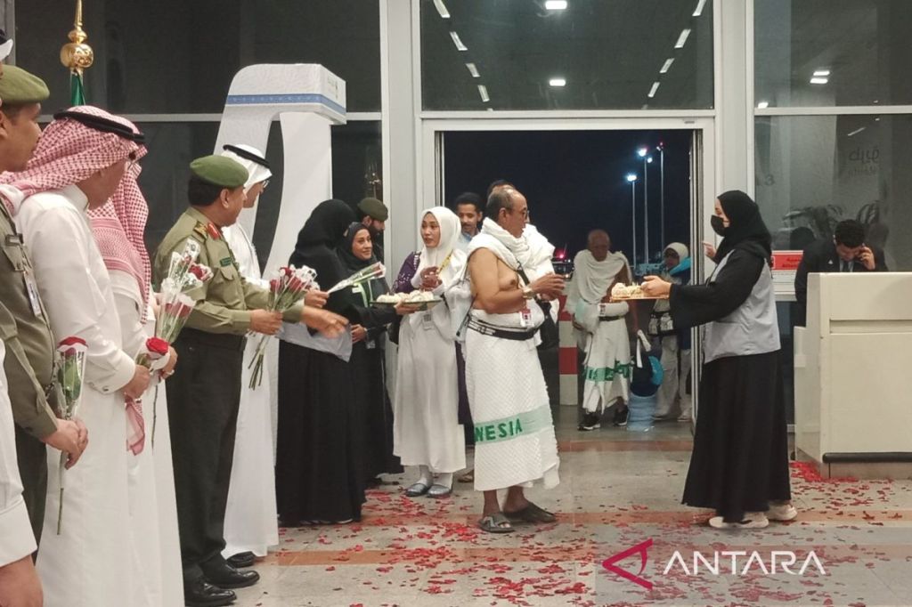 Jamaah calon haji RI mendapat sambutan hangat di Bandara King Abdul&nbsp;Aziz