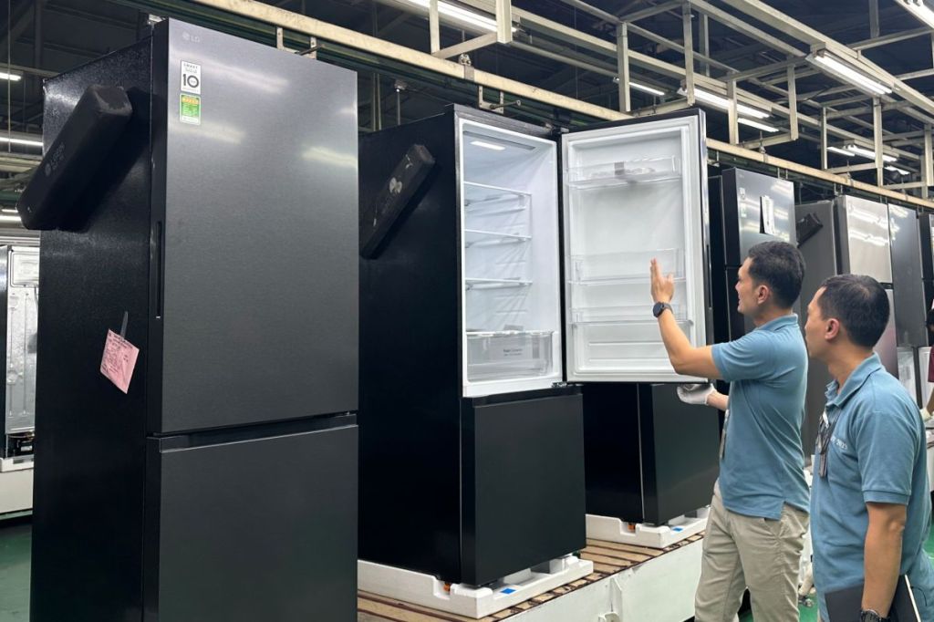 Sambut Hari Kemerdekaan RI, LG produksi perdana kulkas Bottom Freezer&nbsp;GN-B389FLDM