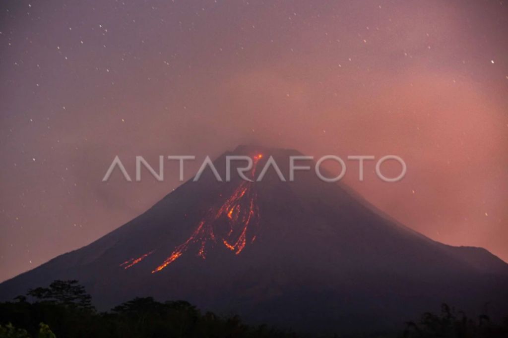 Gunung Merapi luncurkan tiga awan panas guguran dalam&nbsp;sepekan